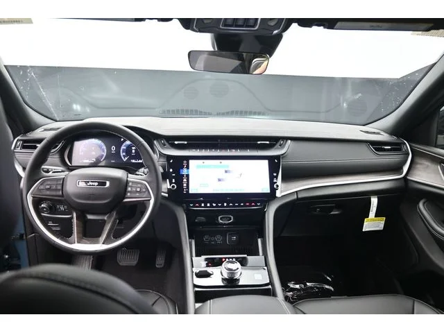 Nuevos JEEP GRAND CHEROKEE L à Estados chez autogozo