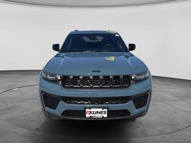 Nuevos JEEP GRAND CHEROKEE L à Estados chez autogozo