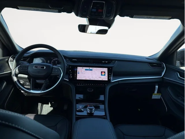 Nuevos JEEP GRAND CHEROKEE L à Estados chez autogozo