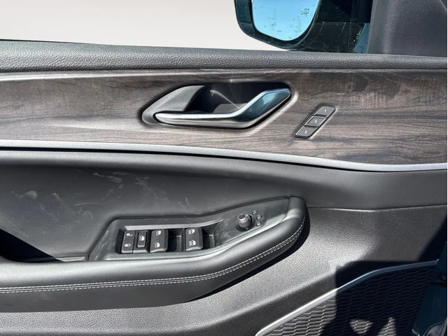 Nuevos JEEP GRAND CHEROKEE L à Estados chez autogozo