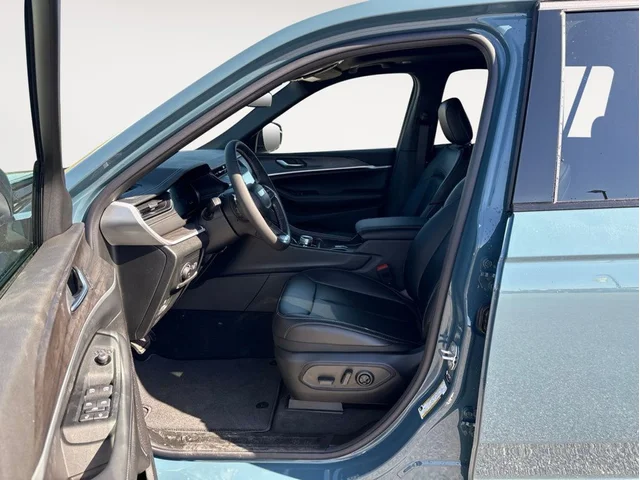 Nuevos JEEP GRAND CHEROKEE L à Estados chez autogozo