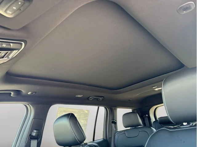 Nuevos JEEP GRAND CHEROKEE L à Estados chez autogozo