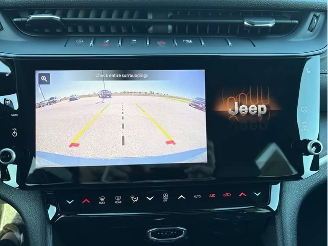 Nuevos JEEP GRAND CHEROKEE L à Estados chez autogozo