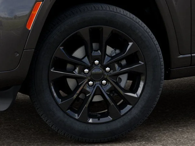 Nuevos JEEP GRAND CHEROKEE L à Estados chez autogozo