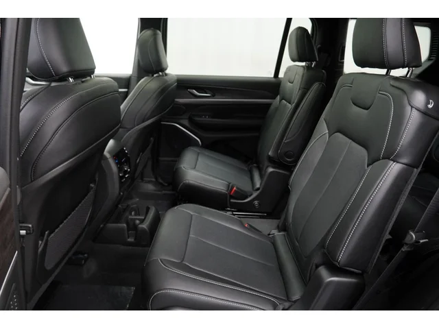 Nuevos JEEP GRAND CHEROKEE L à Estados chez autogozo