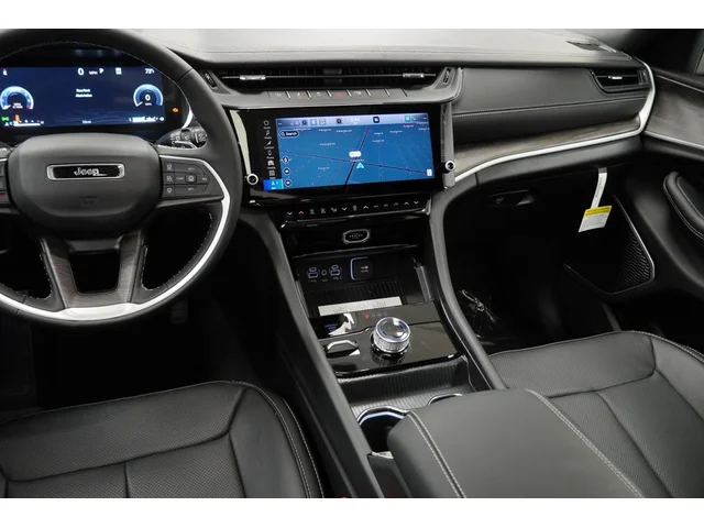 Nuevos JEEP GRAND CHEROKEE L à Estados chez autogozo