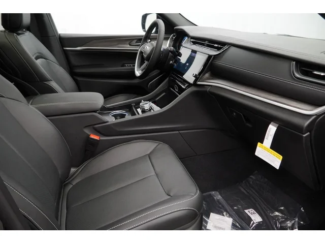 Nuevos JEEP GRAND CHEROKEE L à Estados chez autogozo