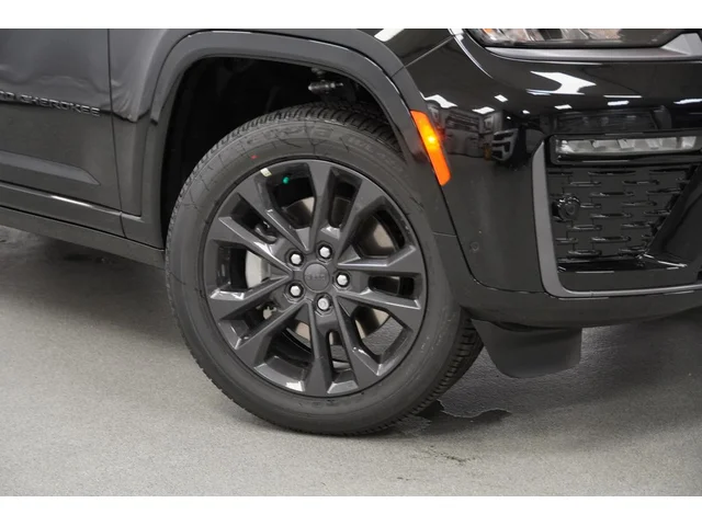 Nuevos JEEP GRAND CHEROKEE L à Estados chez autogozo