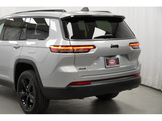 Nuevos JEEP GRAND CHEROKEE L à Estados chez autogozo