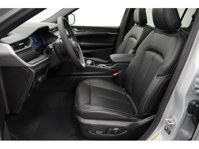 Nuevos JEEP GRAND CHEROKEE L à Estados chez autogozo