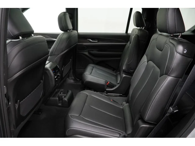Nuevos JEEP GRAND CHEROKEE L à Estados chez autogozo