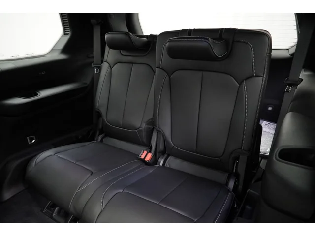 Nuevos JEEP GRAND CHEROKEE L à Estados chez autogozo