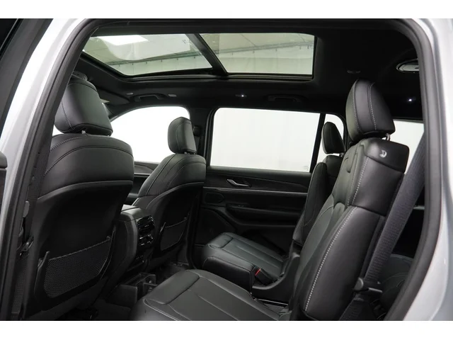 Nuevos JEEP GRAND CHEROKEE L à Estados chez autogozo