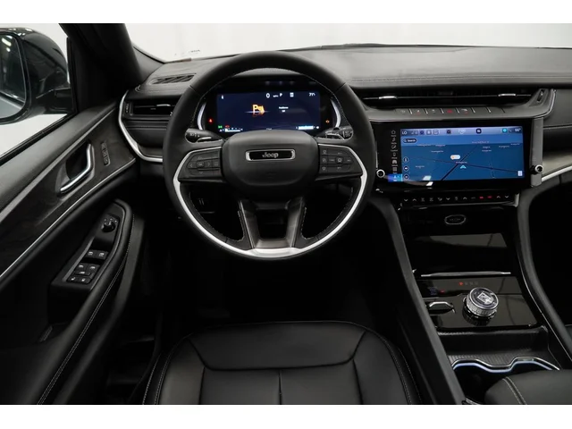 Nuevos JEEP GRAND CHEROKEE L à Estados chez autogozo