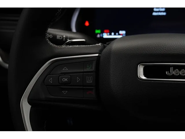 Nuevos JEEP GRAND CHEROKEE L à Estados chez autogozo