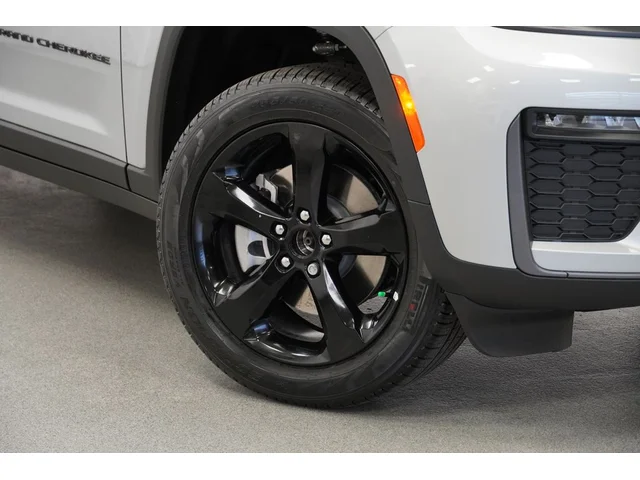 Nuevos JEEP GRAND CHEROKEE L à Estados chez autogozo