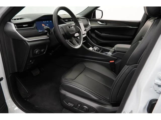 Nuevos JEEP GRAND CHEROKEE L à Estados chez autogozo