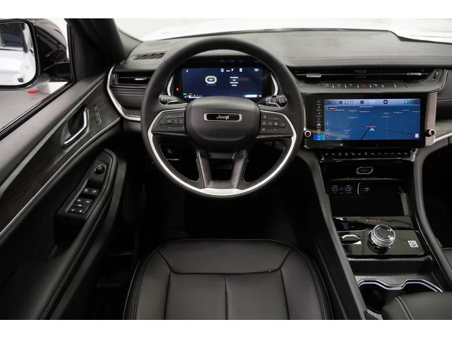 Nuevos JEEP GRAND CHEROKEE L à Estados chez autogozo