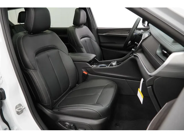 Nuevos JEEP GRAND CHEROKEE L à Estados chez autogozo