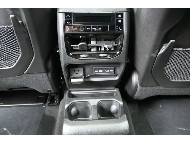 Nuevos JEEP GRAND CHEROKEE L à Estados chez autogozo