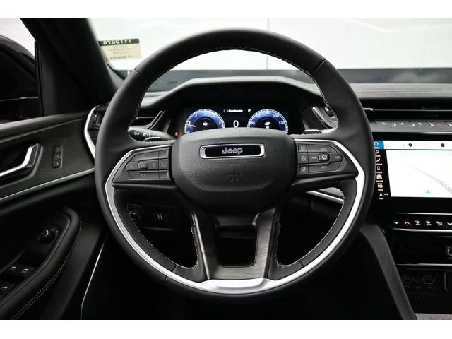 Nuevos JEEP GRAND CHEROKEE L à Estados chez autogozo