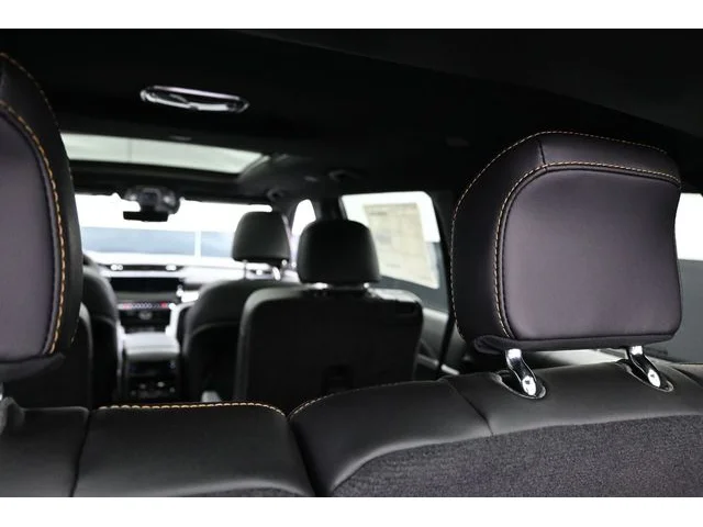 Nuevos JEEP GRAND CHEROKEE L à Estados chez autogozo