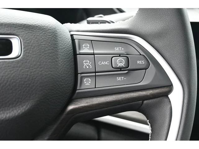 Nuevos JEEP GRAND CHEROKEE L à Estados chez autogozo