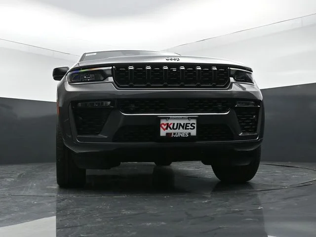 Nuevos JEEP GRAND CHEROKEE L à Estados chez autogozo