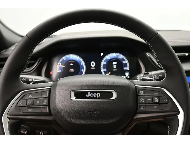 Nuevos JEEP GRAND CHEROKEE L à Estados chez autogozo
