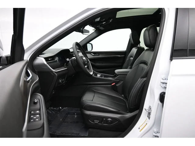 Nuevos JEEP GRAND CHEROKEE L à Estados chez autogozo