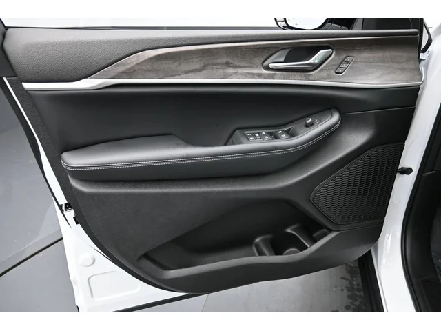 Nuevos JEEP GRAND CHEROKEE L à Estados chez autogozo