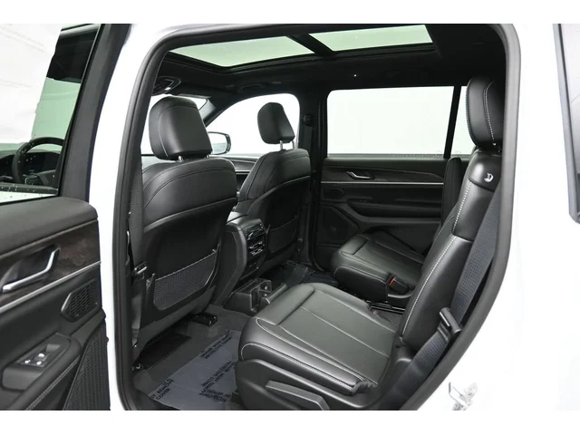 Nuevos JEEP GRAND CHEROKEE L à Estados chez autogozo