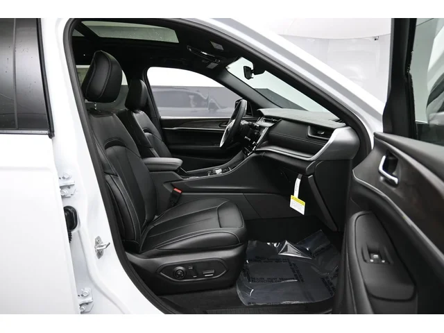 Nuevos JEEP GRAND CHEROKEE L à Estados chez autogozo