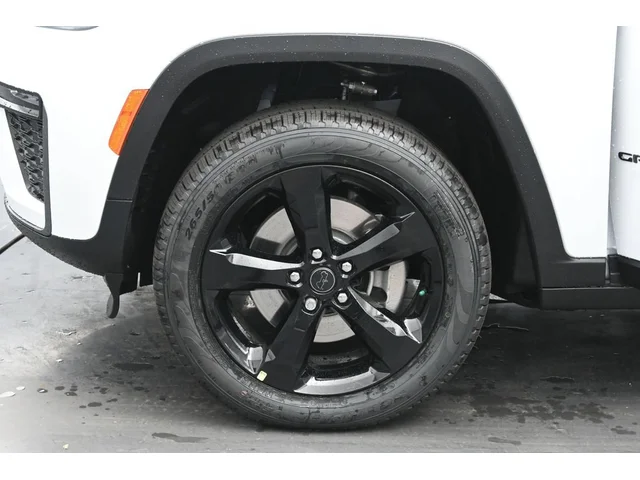 Nuevos JEEP GRAND CHEROKEE L à Estados chez autogozo