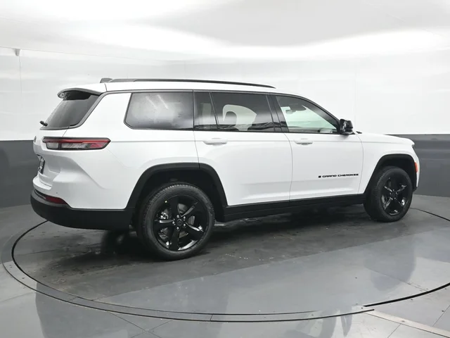 Nuevos JEEP GRAND CHEROKEE L à Estados chez autogozo