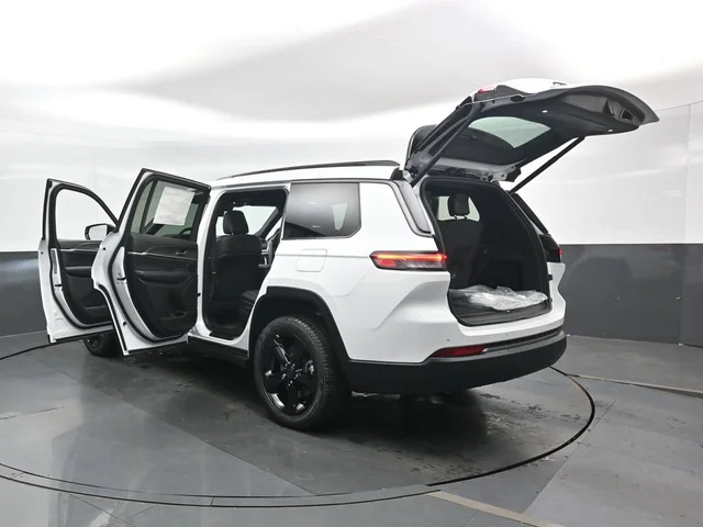 Nuevos JEEP GRAND CHEROKEE L à Estados chez autogozo