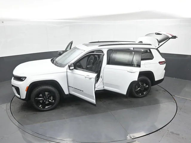 Nuevos JEEP GRAND CHEROKEE L à Estados chez autogozo