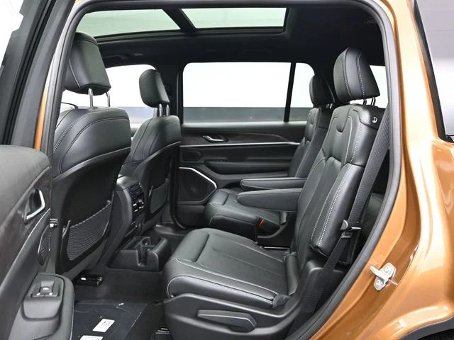 Nuevos JEEP GRAND CHEROKEE L à Estados chez autogozo