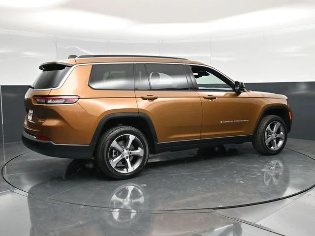 Nuevos JEEP GRAND CHEROKEE L à Estados chez autogozo