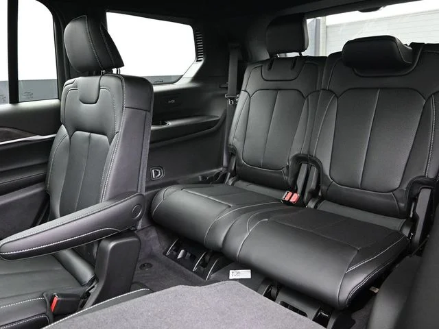 Nuevos JEEP GRAND CHEROKEE L à Estados chez autogozo