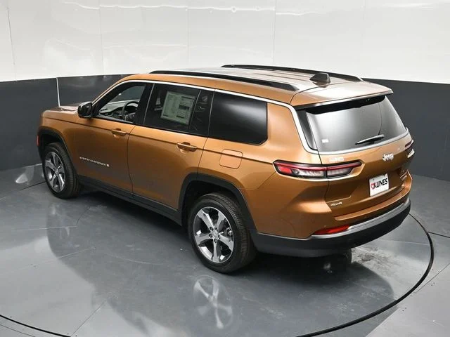 Nuevos JEEP GRAND CHEROKEE L à Estados chez autogozo