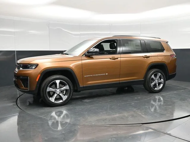 Nuevos JEEP GRAND CHEROKEE L à Estados chez autogozo