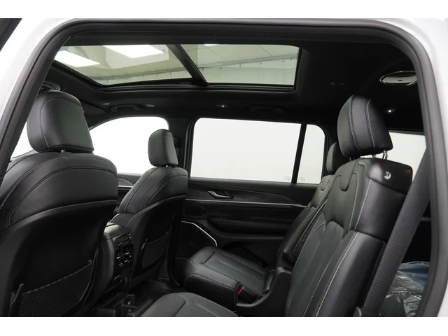 Nuevos JEEP GRAND CHEROKEE L à Estados chez autogozo