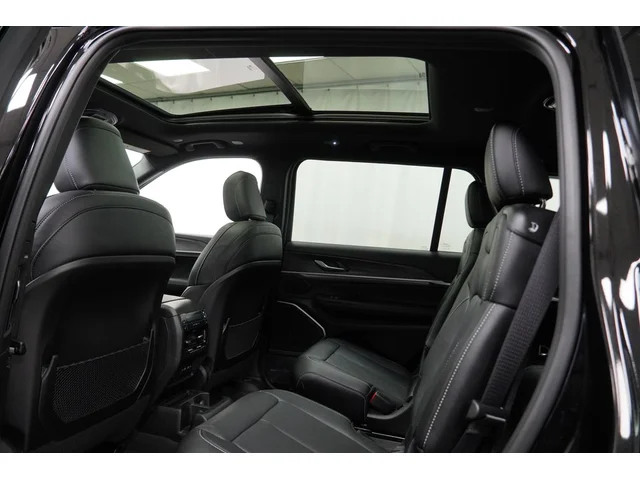 Nuevos JEEP GRAND CHEROKEE L à Estados chez autogozo