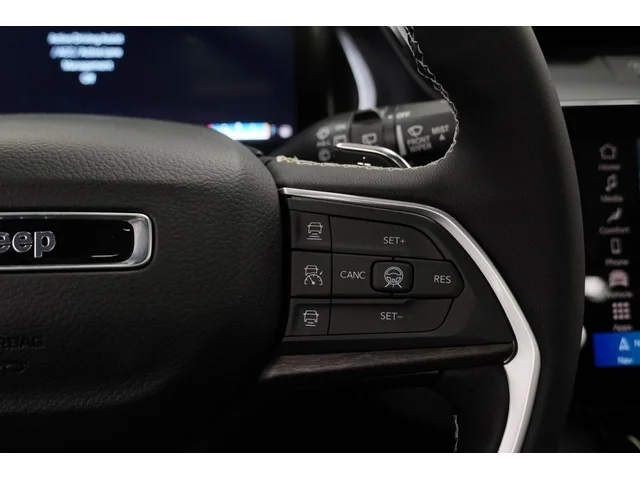Nuevos JEEP GRAND CHEROKEE L à Estados chez autogozo