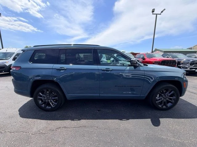 Nuevos JEEP GRAND CHEROKEE L à Estados chez autogozo