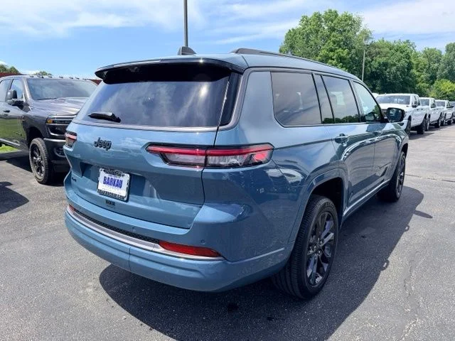 Nuevos JEEP GRAND CHEROKEE L à Estados chez autogozo