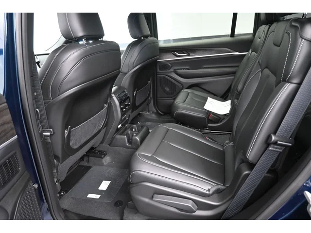 Nuevos JEEP GRAND CHEROKEE L à Estados chez autogozo