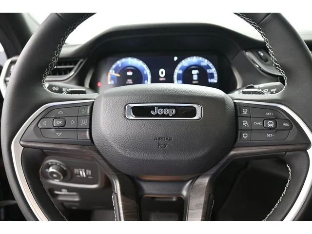 Nuevos JEEP GRAND CHEROKEE L à Estados chez autogozo