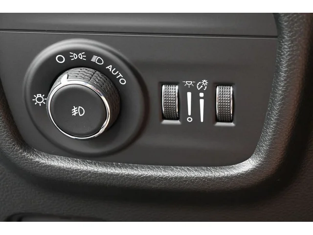 Nuevos JEEP GRAND CHEROKEE L à Estados chez autogozo